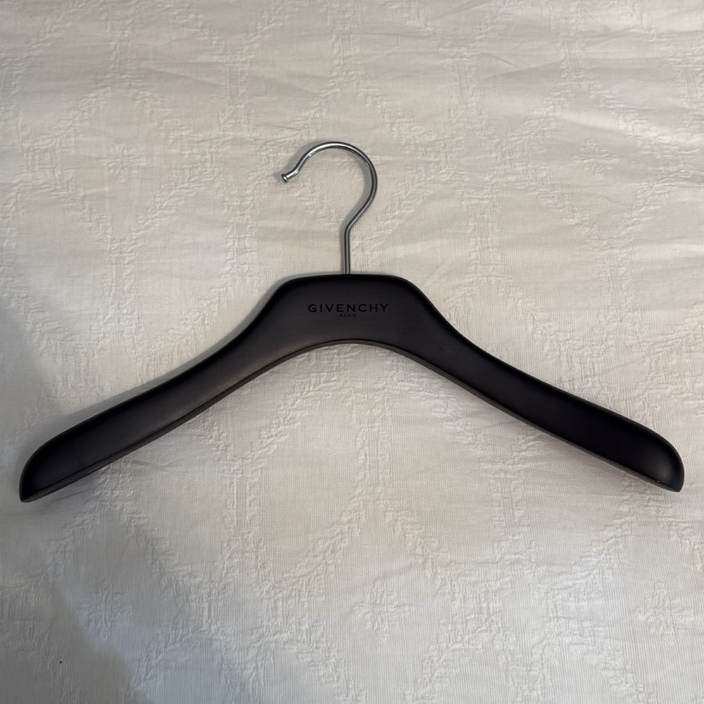 Givenchy hanger - Picture 3 of 3